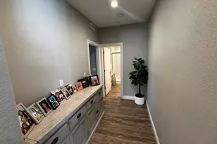 8026 Prairie Hawk Wy, Sacramento, CA 95829 - Photo 18