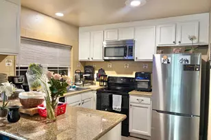 2812 Village Green Ct, Stockton, CA 95210 - Photo 2