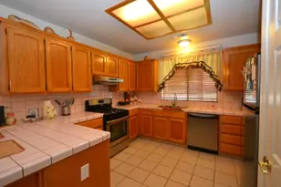 225 Stonewood Dr, Los Banos, CA 93635 - Photo 10