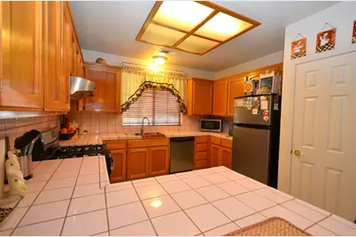 225 Stonewood Drive, Los Banos, CA 93635 - Photo 2