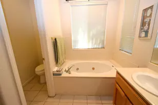 225 Stonewood Dr, Los Banos, CA 93635 - Photo 24