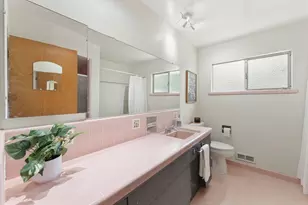 6001 S Land Park Dr, Sacramento, CA 95822 - Photo 18