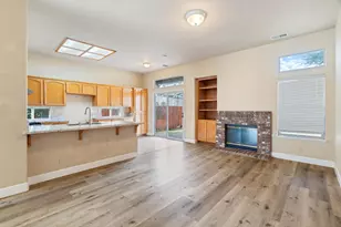 8862 Laguna Star Dr, Elk Grove, CA 95758 - Photo 8