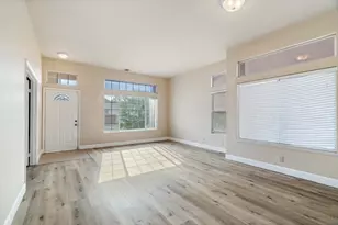 8862 Laguna Star Dr, Elk Grove, CA 95758 - Photo 6