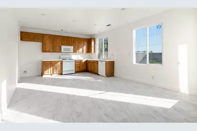 2325 S Creekside Drive, Los Banos, CA 93635 - Photo 8