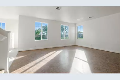 2325 S Creekside Drive, Los Banos, CA 93635 - Photo 6