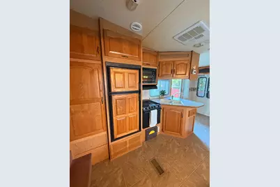 4435 Hughes Lane #7, Bakersfield, CA 93304 - Photo 2