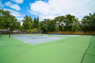 1215 Spruce Tree Circle, Sacramento, CA 95831 - Photo 32