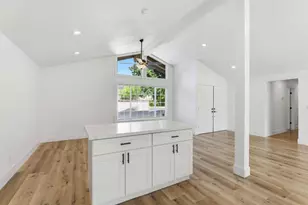 10716 Davis Rd, Stockton, CA 95209 - Photo 12