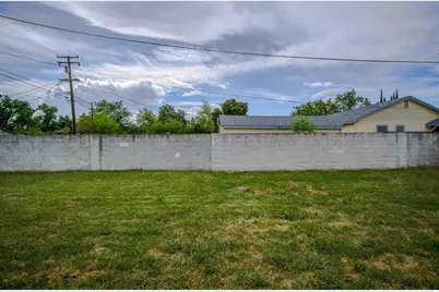 417 Maple Street, Modesto, CA 95351 - Photo 8