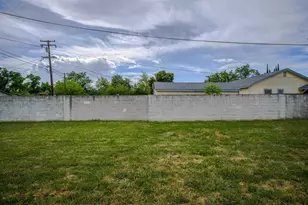 417 Maple St, Modesto, CA 95351 - Photo 8