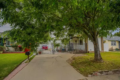 417 Maple Street, Modesto, CA 95351 - Photo 2