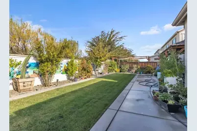 1557 Huntington Way, Lathrop, CA 95330 - Photo 6