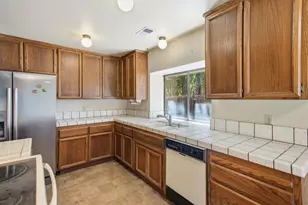9169 Falcon Creek Cir, Elk Grove, CA 95624 - Photo 18