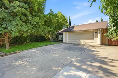 9169 Falcon Creek Circle, Elk Grove, CA 95624 - Photo 2