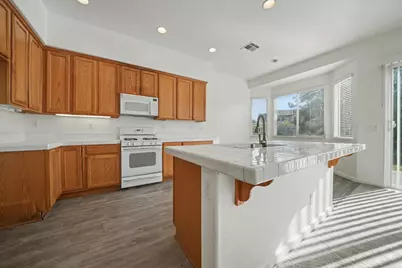 9721 Sand Hollow Way, Elk Grove, CA 95757 - Photo 12