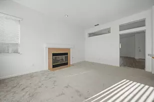 9721 Sand Hollow Way, Elk Grove, CA 95757 - Photo 10