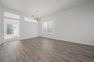 9721 Sand Hollow Way, Elk Grove, CA 95757 - Photo 4