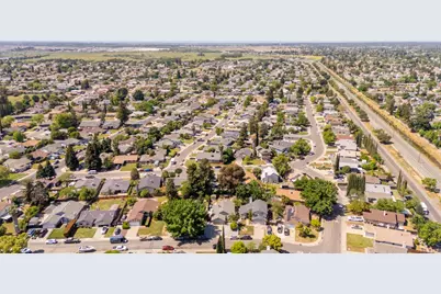 8248 Sunbird Way, Sacramento, CA 95823 - Photo 12
