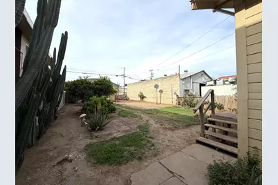 230 W 18th Street, Merced, CA 95340 - Photo 22