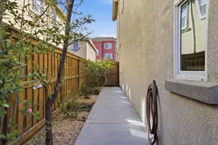 2069 Camino Real Way, Roseville, CA 95747 - Photo 36