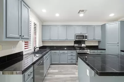 8252 Crichton Way, Elk Grove, CA 95758 - Photo 28