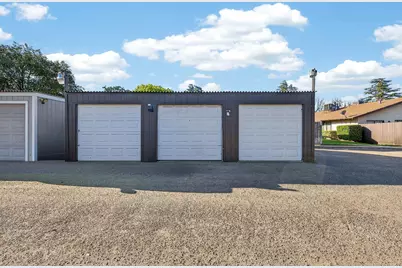 605 W Century Boulevard, Lodi, CA 95240 - Photo 6