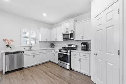 1660 Silvershire Drive, Stockton, CA 95206 - Photo 1