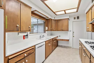 5260 K Street, Sacramento, CA 95819 - Photo 12