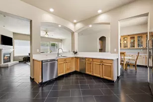 751 Hawkcrest Cir, Sacramento, CA 95835 - Photo 22