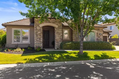 751 Hawkcrest Circle, Sacramento, CA 95835 - Photo 2