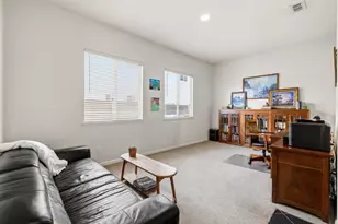 751 Hawkcrest Cir, Sacramento, CA 95835 - Photo 44
