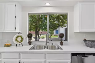 4 San Rogue Ct, Sacramento, CA 95823 - Photo 24