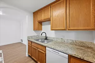 4744 Greenholme Dr, Sacramento, CA 95842 - Photo 12