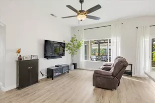 10044 Oglethorpe Way, Elk Grove, CA 95624 - Photo 14