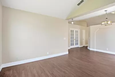 8425 Winterberry Drive, Elk Grove, CA 95624 - Photo 18