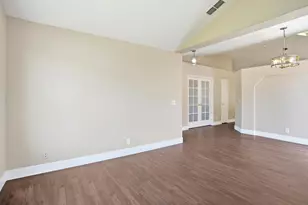 8425 Winterberry Dr, Elk Grove, CA 95624 - Photo 18