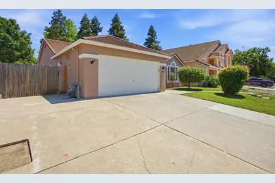 8425 Winterberry Drive, Elk Grove, CA 95624 - Photo 2
