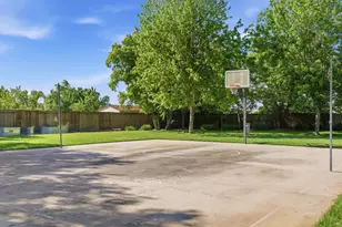 9991 Crystal Creek Dr, Sacramento, CA 95829 - Photo 56