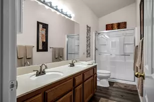 5740 Laguna Park Dr, Elk Grove, CA 95758 - Photo 18