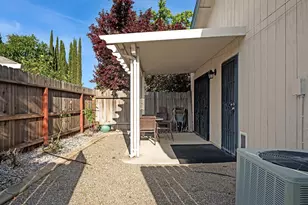 5740 Laguna Park Dr, Elk Grove, CA 95758 - Photo 20