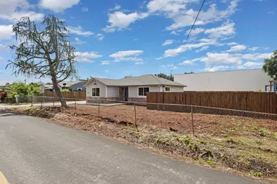 447 N Shasta Avenue, Stockton, CA 95205 - Photo 4