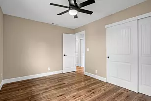 6710 Manassero Way, Sacramento, CA 95820 - Photo 16