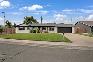 6710 Manassero Way, Sacramento, CA 95820 - Photo 2