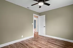 6710 Manassero Way, Sacramento, CA 95820 - Photo 14