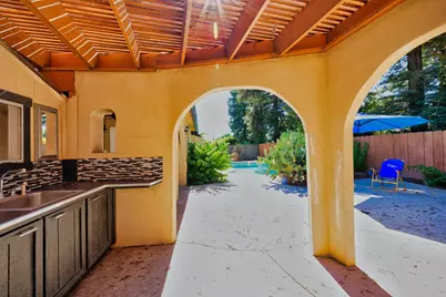 2613 S Surrey Avenue, Modesto, CA 95355 - Photo 10