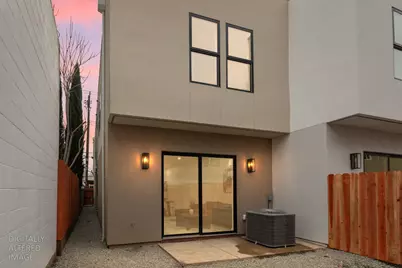 2821 Democracy Alley, Sacramento, CA 95816 - Photo 4