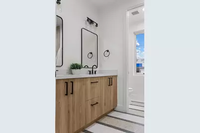 2821 Democracy Alley, Sacramento, CA 95816 - Photo 36