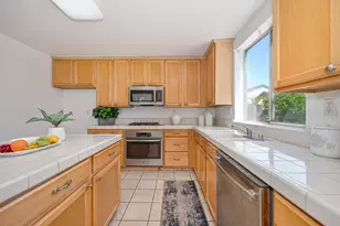 7828 Calzada Way, Elk Grove, CA 95758 - Photo 32