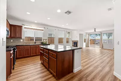 10311 Pedra Do Sol Way, Elk Grove, CA 95757 - Photo 8